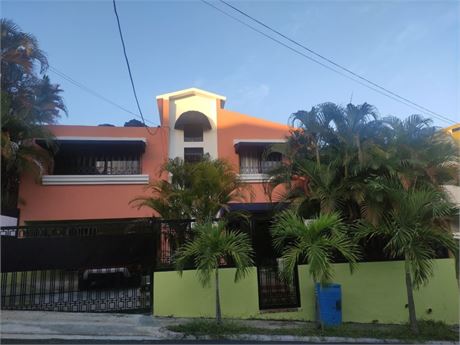 🏡 Casa Familiar Moderna con Jardín en Finca Los Potros